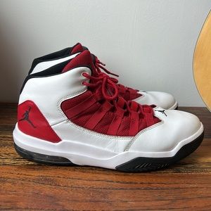 Air Jordan | Jordan Max Aura “White Gym Red”